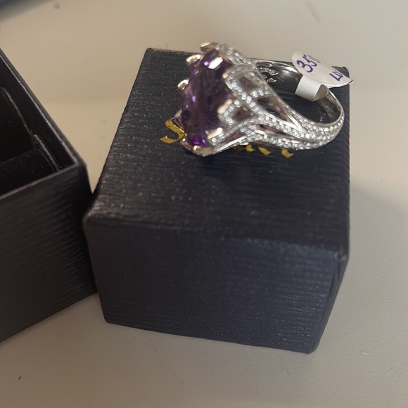 Beautiful Purple Royal Crown Amethyst purple ring - Picture 3 of 6